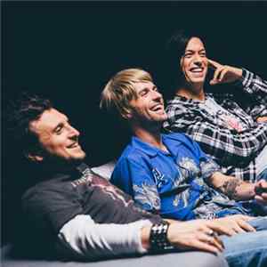 Squeezie , McFly & Carlito - 90 VS 2000 Mp3