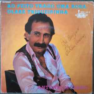 António Moreno - Ao Peito Trago Uma Rosa Mp3