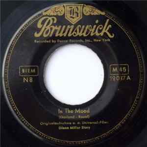 (Uncredited) - In The Mood / String Of Pearls Mp3