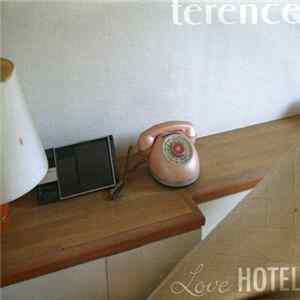 Terence - Love Hotel Mp3